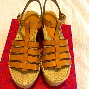 Tory Burch wedge SZ US 7.5
